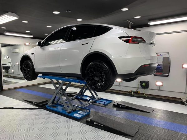 White Tesla Model X