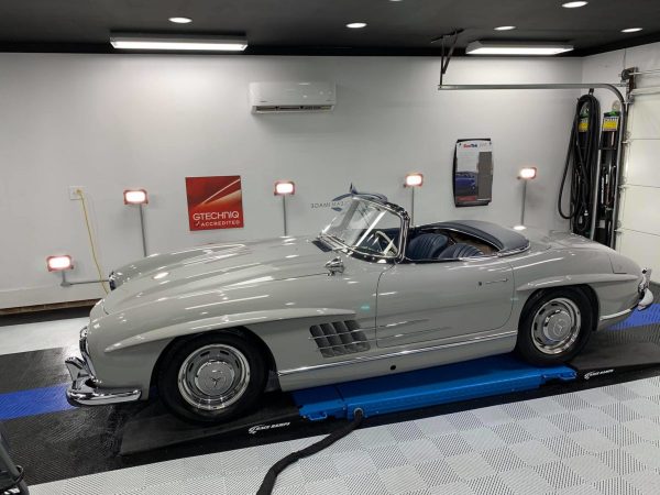 Silver Mercedes 300 SL