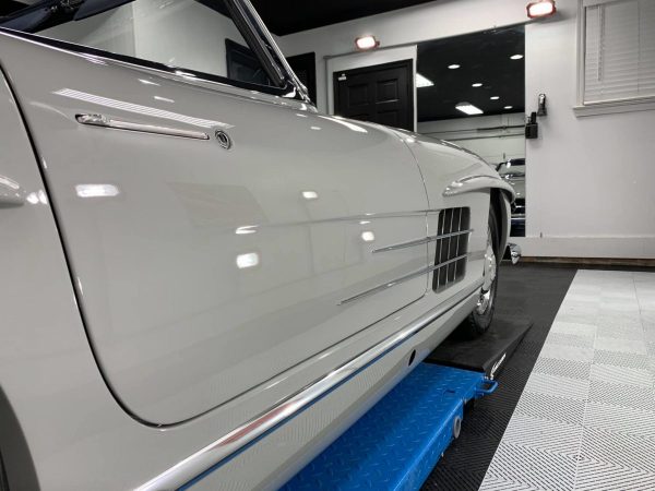 Silver Mercedes 300 SL