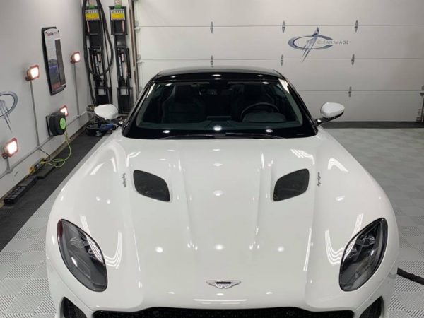 White Aston Martin DBS